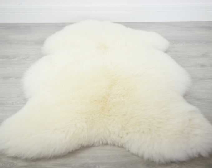 Real, Natural, Genuine Creamy White Sheepskin Rug Scandinavian Design Sheepskin Cover Sheep Skin Throw