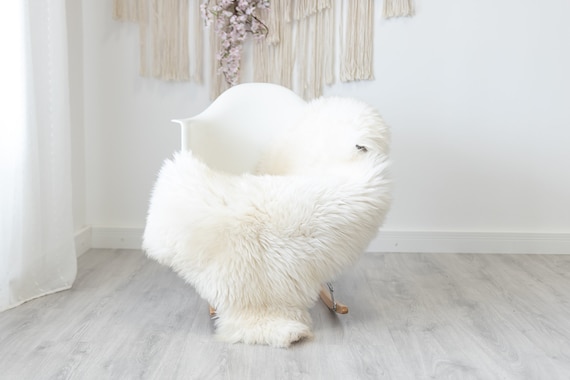 Real Sheepskin Rug Shaggy Rug Chair Cover Scandinavian Home Sheepskin Throw Sheep Skin Creamy White Sheepskin Home Decor Rugs #herdwik195