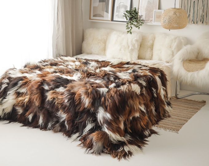 Luxurious Patchwork Icelandic Sheepskin Real Fur Throw Real Fur Blanket Sheepskin throw | Sheepskin Blanket | White Brown 24POL36