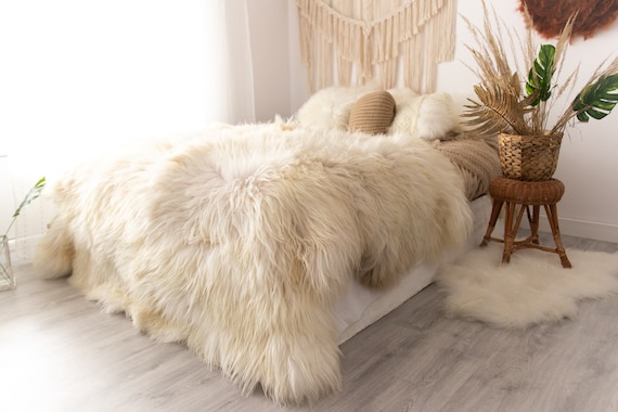 ON SALE Exclusive Genuine Natural rare ICELANDIC Sheepskin Rug, Pelt, soft long fur xxxxxl extra Large super soft fur - Deca