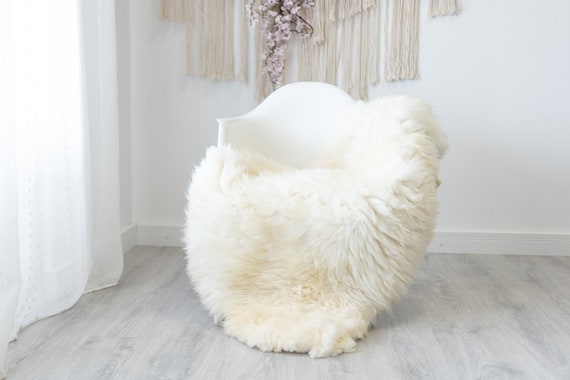 Real Sheepskin Rug Shaggy Rug Chair Cover Scandinavian Home Sheepskin Throw Sheep Skin Creamy White Sheepskin Home Decor Rugs #herdwik191