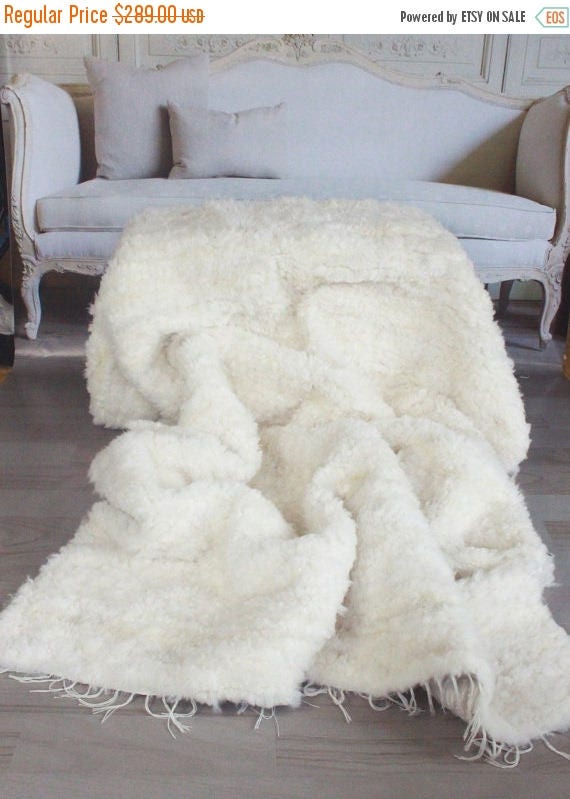 Exclusive Genuine Unique WOVEN Lamb Sheepskin, Lambskin Rug, Pelt, Throw, Blanket Giant Extra Large Creamy White Real Sheepskin Throw