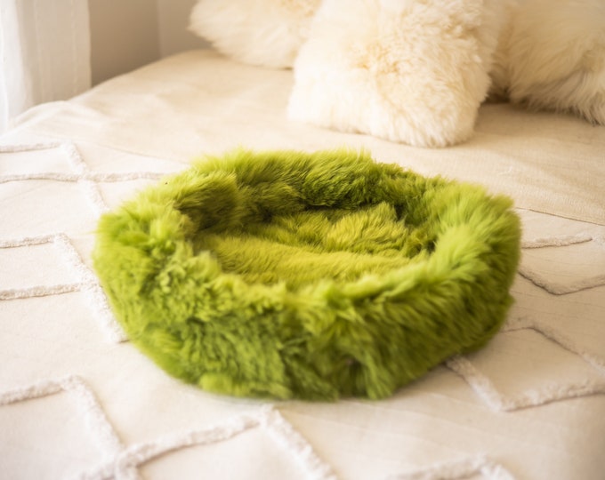 Large Green Sheepskin Cat bed | Sheepskin Dog bed | Cat Pouf | Dog Pouf | Sheepskin Cat Mat | Dog Mat | Green Pet Bed | Fur Pet Bed