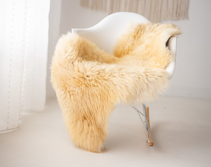 Real Sheepskin Rug Shaggy Rug Chair Cover Scandinavian Home Sheepskin Throw Sheep Skin Ivory Blonde Sheepskin Home Decor Rugs #herdwik643