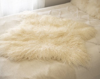 Curly Double Icelandic Ivory Sheepskin Rug | Long rug | Shaggy Rug | Chair Cover | Area Rug | Double Rug | Icelandic Sheep skin #Cszyt1