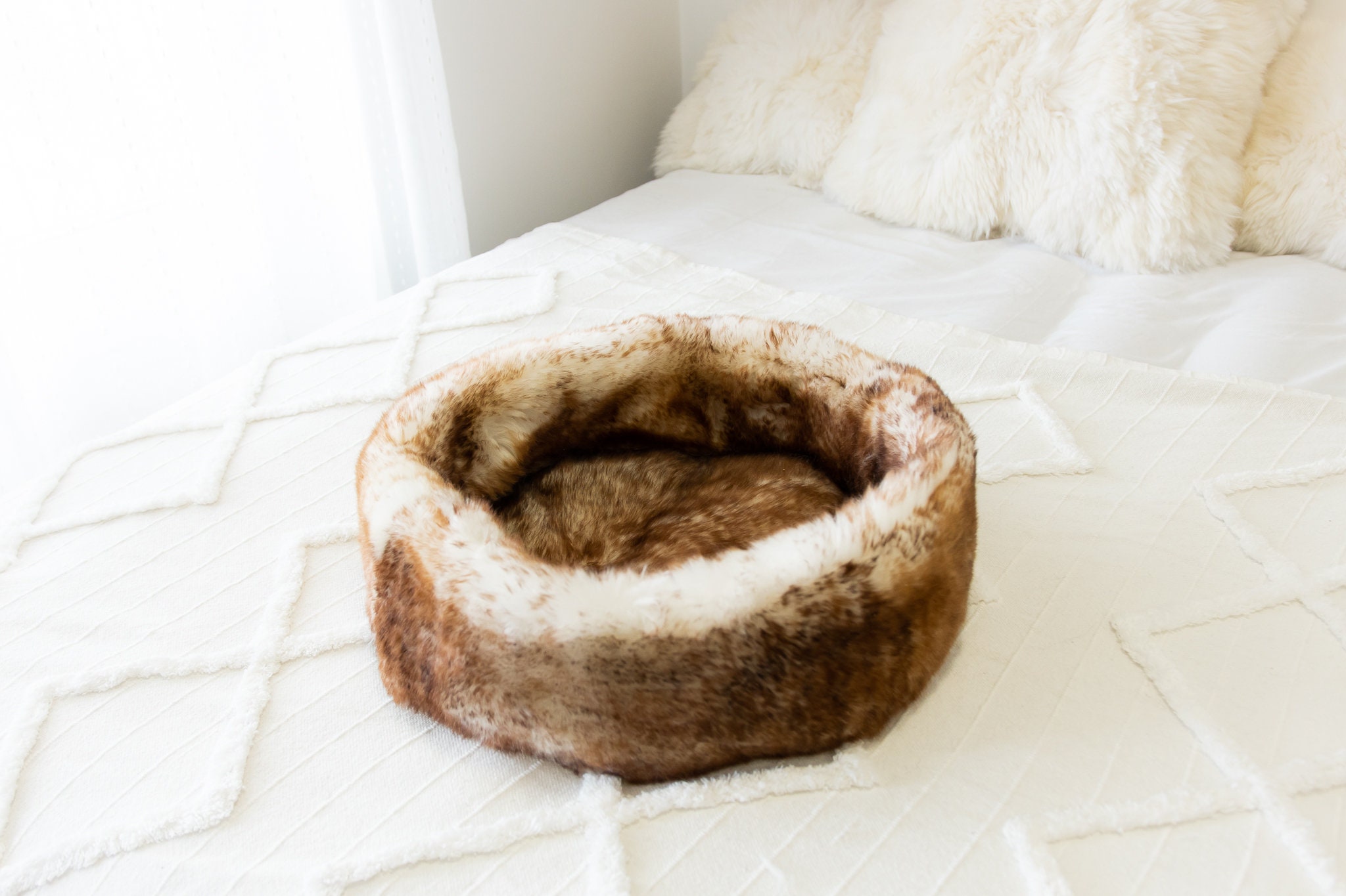 sheepskin cat bed