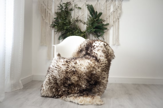 Real Sheepskin Rug Shaggy Rug Chair Cover Scandinavian Home Sheepskin Throw Sheep Skin Brown White Sheepskin Home Decor Rugs #herdwik367