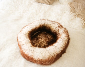 Large Sheepskin Cat bed | Sheepskin Dog bed | Cat Pouf | Dog Pouf | Sheepskin Cat Mat | Dog Mat | Brown Pet Bed | Fur Pet Bed