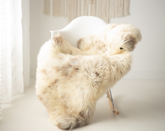 Real Sheepskin Rug Shaggy Rug Chair Cover Scandinavian Home Sheepskin Throw Sheep Skin Brown White Sheepskin Home Decor Rugs #herdwik717
