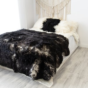 Genuine Natural Mouflon White Black Throw Merino Sheepskin Rug, Pelt,  Giant Sheepskin Rug, Large Sheepskin Rug, Sheepskin throw Sheep Skin