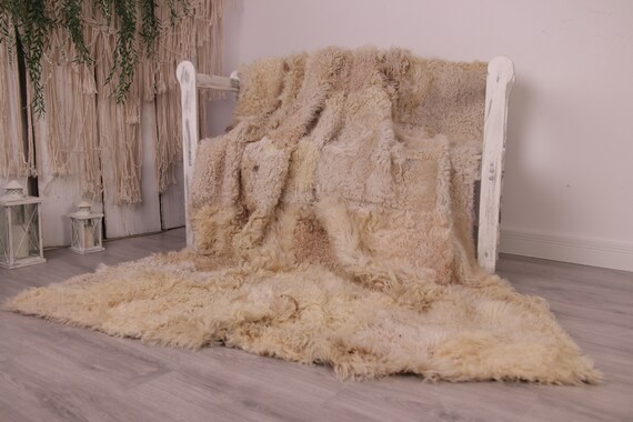 Luxurious Gotland Sheepskin Real Fur Bed Spread Throw Real Fur Blanket Sheepskin throw Sofa Cover Luxury Blanket Comforter Beige Curly Fu28