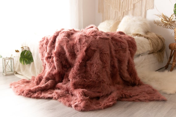 Luxurious Toscana Sheepskin Real Fur Bed Spread Throw Real Fur Blanket Sheepskin throw Sofa Cover Luxury Blanket Comforter Boho Pink #1FU3
