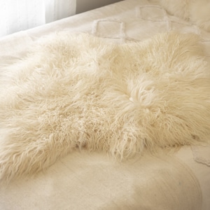 Curly Double Icelandic Ivory Sheepskin Rug | Long rug | Shaggy Rug | Chair Cover | Area Rug | Double Rug | Icelandic Sheep skin #Cszyt2