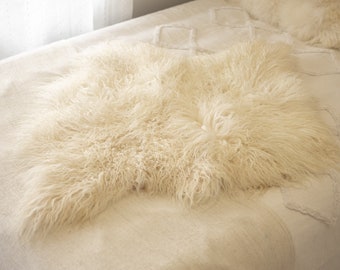 Curly Double Icelandic Ivory Sheepskin Rug | Long rug | Shaggy Rug | Chair Cover | Area Rug | Double Rug | Icelandic Sheep skin #Cszyt2