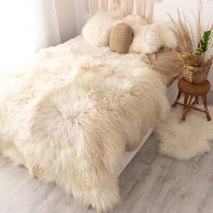 Exclusive Genuine Natural Rare ICELANDIC Sheepskin Rug, Pelt, Soft Long Fur Extra Large Super Soft Fur Scandinavian Home Luxury Home