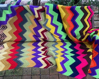 65" x 70" rainbow zigzag striped afghan  092340032