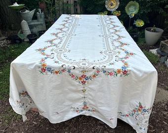 72" x 144" hand embroidered and crocheted lace vintage cotton tablecloth with 12 matching napkins  062612323