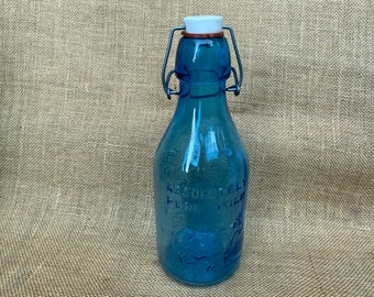 Thatcher's Dairy light blue flip top milk bottle Quart 1965 Crownford 102340025