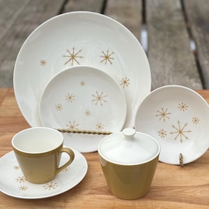 5-piece place setting / or by the piece Star Glow MCM dinnerware off white with green-gold 12610575