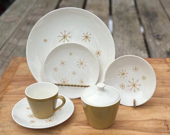 5-piece place setting / or by the piece Star Glow MCM dinnerware off white with green-gold 12610575