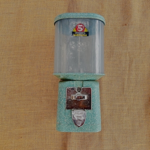 Oak Acorn Manufacturing  Folz Vending Co. blue 5 cents gumball machine 022517002120