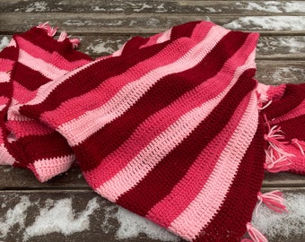 73" x 67" pink striped fringed afghan  012375014