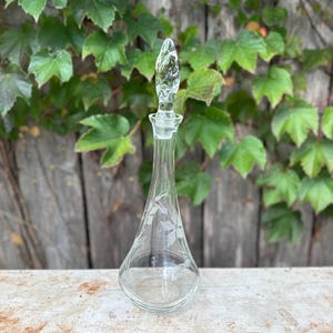 Etched floral glass carafe decanter swirly top 1025799465