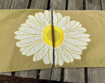 Pair of vintage reversible Pier 1 velvet velveteen velour flower 18” pillow covers shams daisy