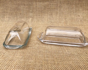 Small clear glass covered butter dish unbranded  032229975