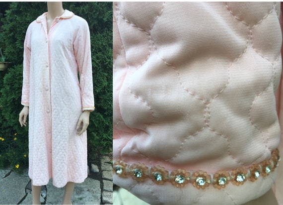Pink quilted rhinestone robe / vintage quilted rob
