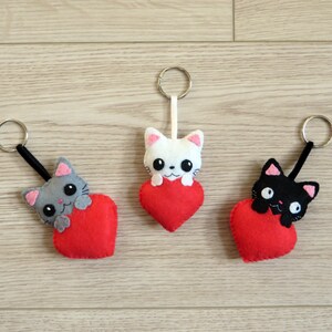 porte-clef chats dans un coeur rouge, cadeau personnalisé, en feutrine, fait main