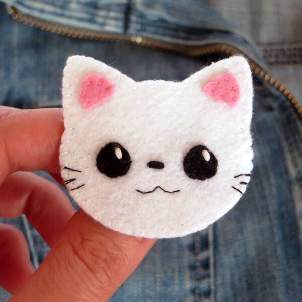 Broche feutrine, chat blanc, kawaii, petit cadeau fait main