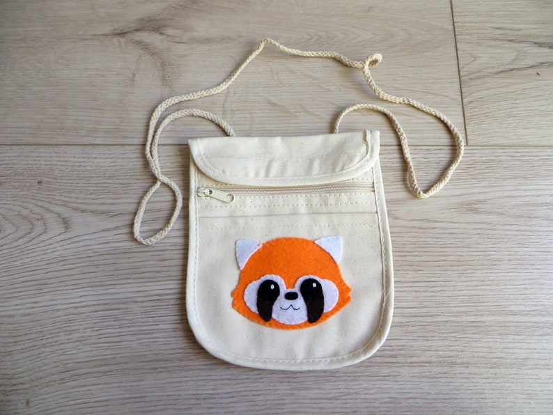 Pochette tour de cou, panda roux, pour enfant, en coton et feutrine, pour transporter passeport, argent, en voyage image 2