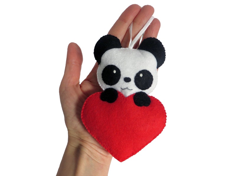 DIY Sewing pattern and tutorial of a felt panda in a heart, english pdf to download image 8