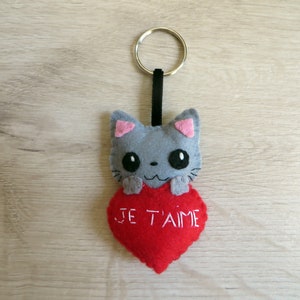 Porte clé chat gris, kawaii, en feutrine, fait main, cadeau pour dire je t'aime Je t'aime