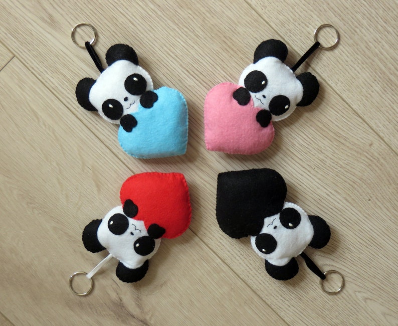 Peluches panda dans des coeurs rouge, rose, bleu ou noir, en feutrine, cadeau de saint valentin