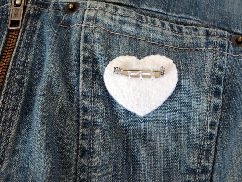 Broche cible de tir a l'arc, en forme de coeur, en feutrine, fait main, cadeau pour archer image 6