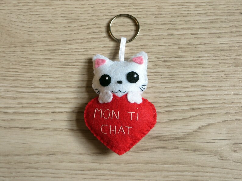 Porte clé chat, mignon, dans un coeur, en feutrine, fait main, cadeau amoureux image 9