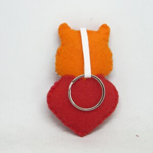 Porte clé tigre dans un coeur, accessoire kawaii, cadeau d'amour, mignonnerie à offrir, en feutrine, fait main image 6