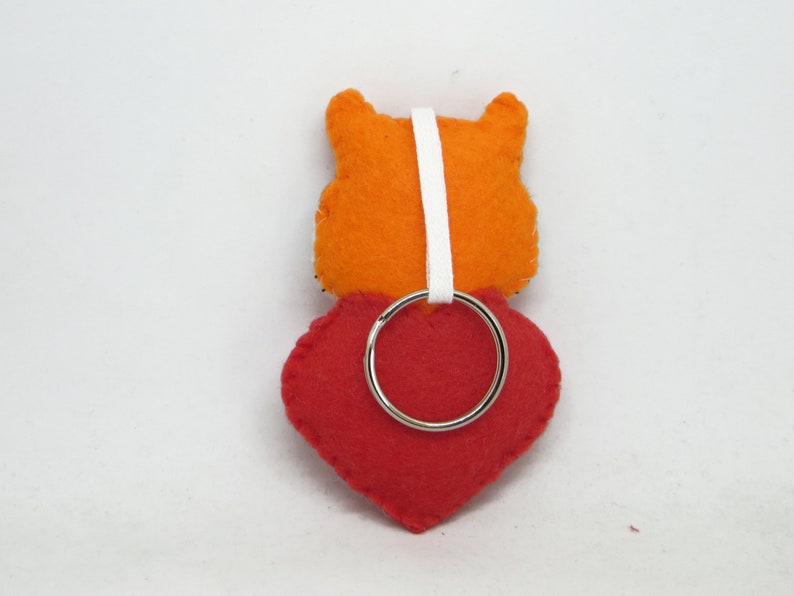 Porte clé tigre dans un coeur, accessoire kawaii, cadeau d'amour, mignonnerie à offrir, en feutrine, fait main image 6