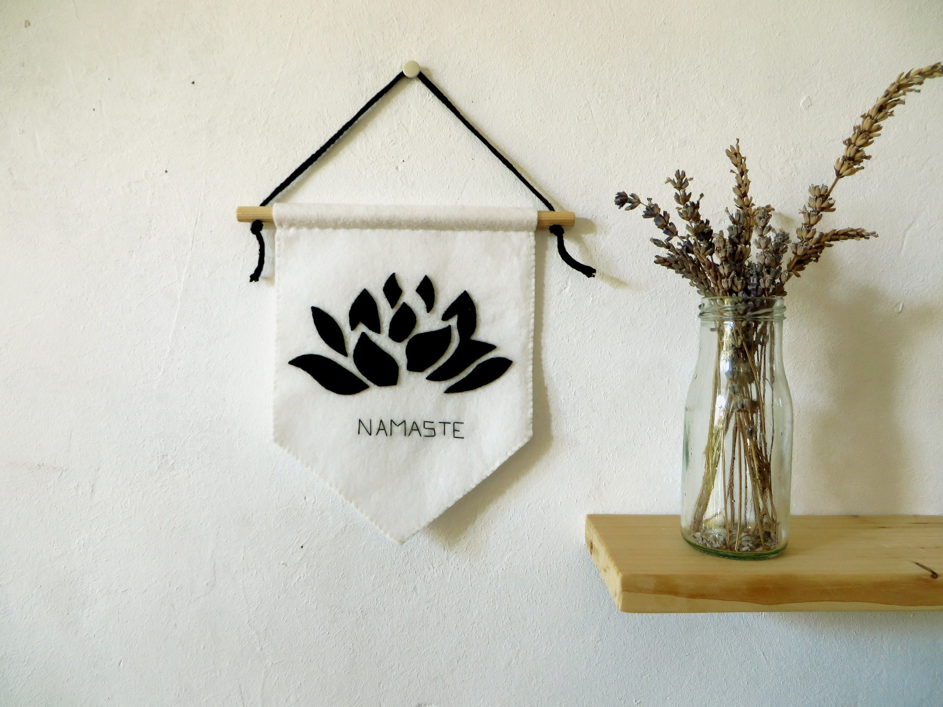 Fanion Fleur de Lotus, Namaste, Panneau Bienvenue, Décoration Murale Yoga, en Feutrine, Fait Main, C