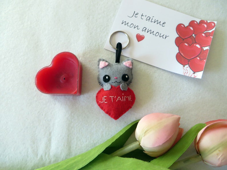 Grey cat keychain kawaii in felt handmade cat mom gift image 1