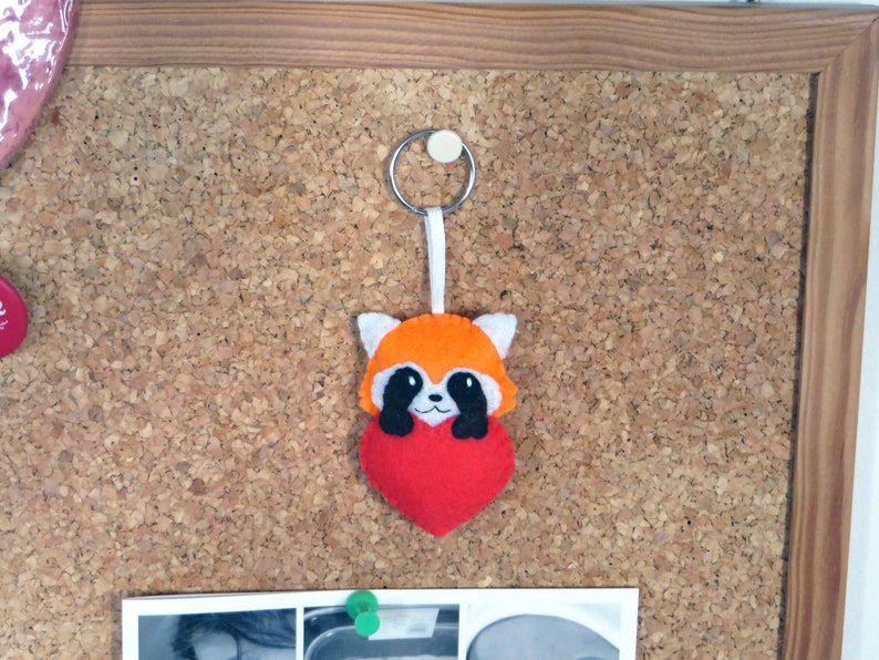 Porte clé panda roux dans un coeur, cadeau amoureux, en feutrine, fait main image 6