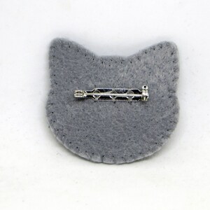 Broche chat gris, kawaii, en feutrine, petit cadeau fait main image 7