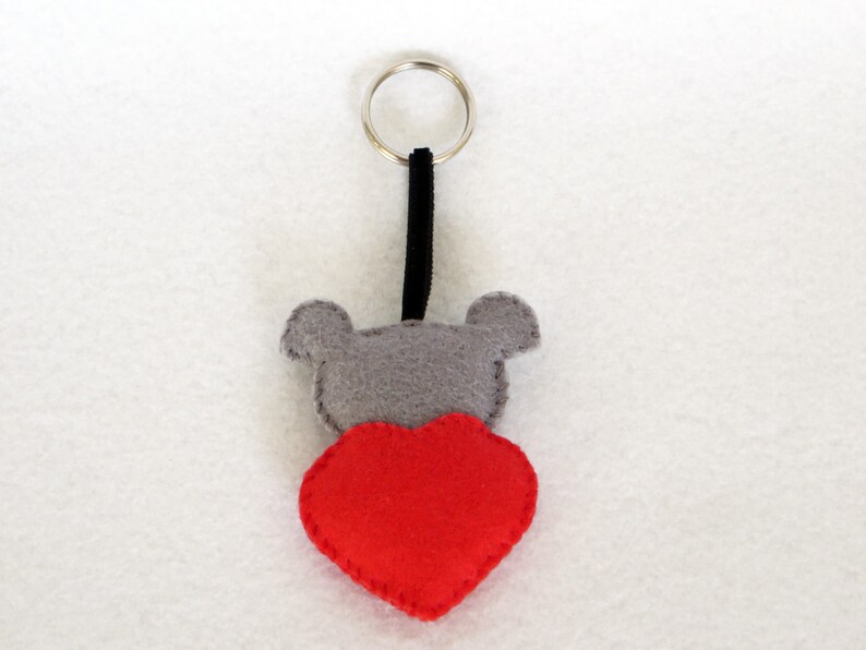 Porte clé koala dans un coeur, peluche kawaii, en feutrine, fait main, idée cadeau pour la fête des mères image 8