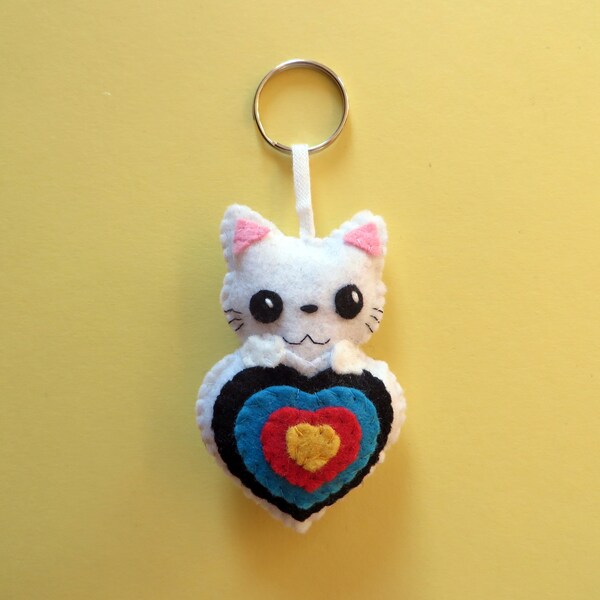 Archery keychain, cat in a target, in felt, handmade, archery charm for quiver