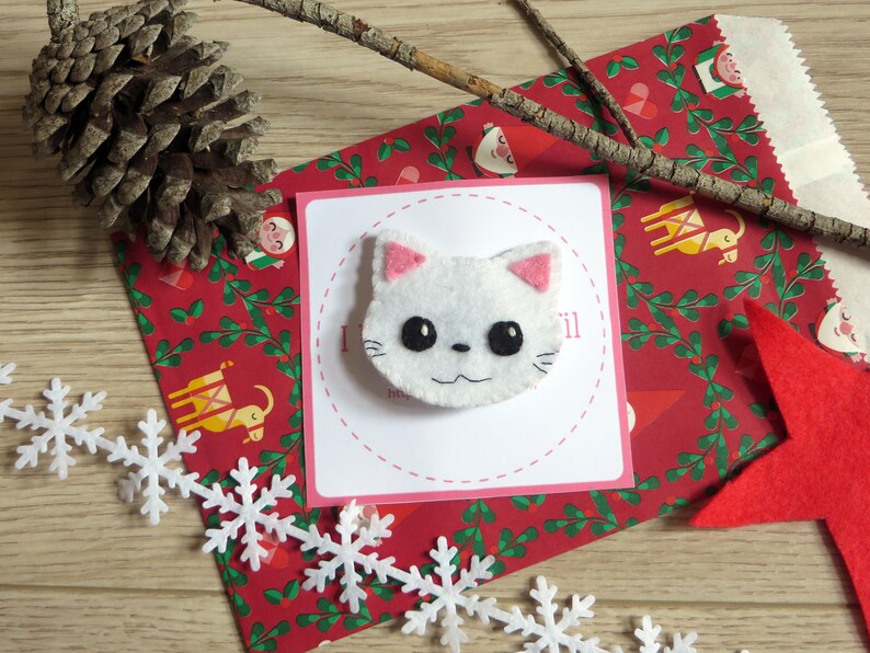 Broche chat blanc en feutrine