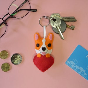 Corgi keychain, cute dog, in felt, handmade, dog lover gift image 2