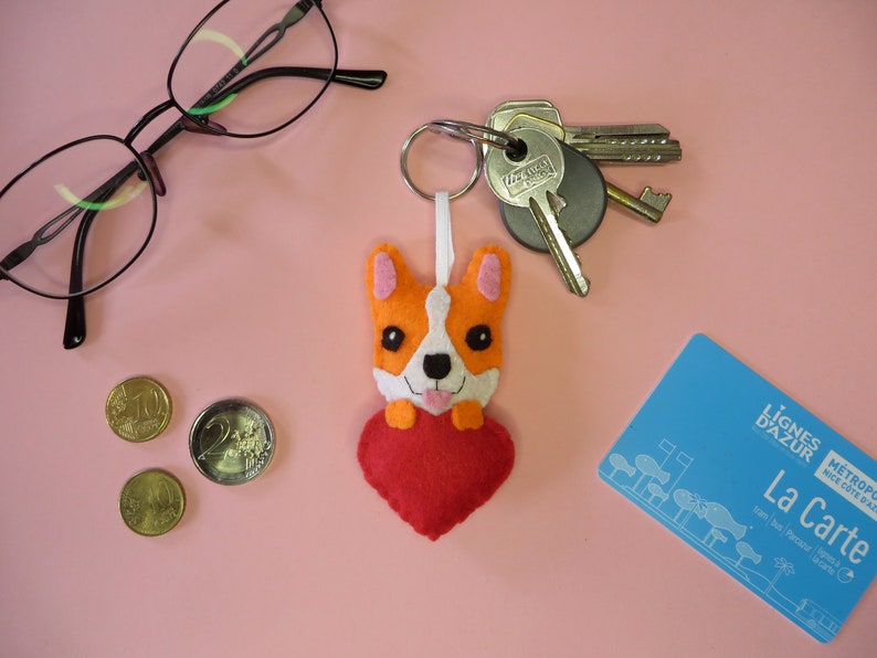 Corgi keychain, cute dog, in felt, handmade, dog lover gift image 2