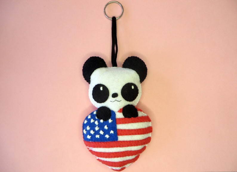 Peluche panda kawaii dans un coeur, en feutrine, à suspendre, fait main, cadeau de fête des mères drapeau etats-unis